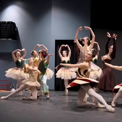 Ballet dancers on stage