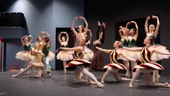 ballet dancers on stage